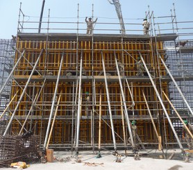 Large gamme de plateformes de travail et de stabilisateurs de panneaux.