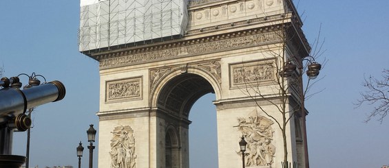 Bâche de protection pour la réalisation de travaux de rénovation.