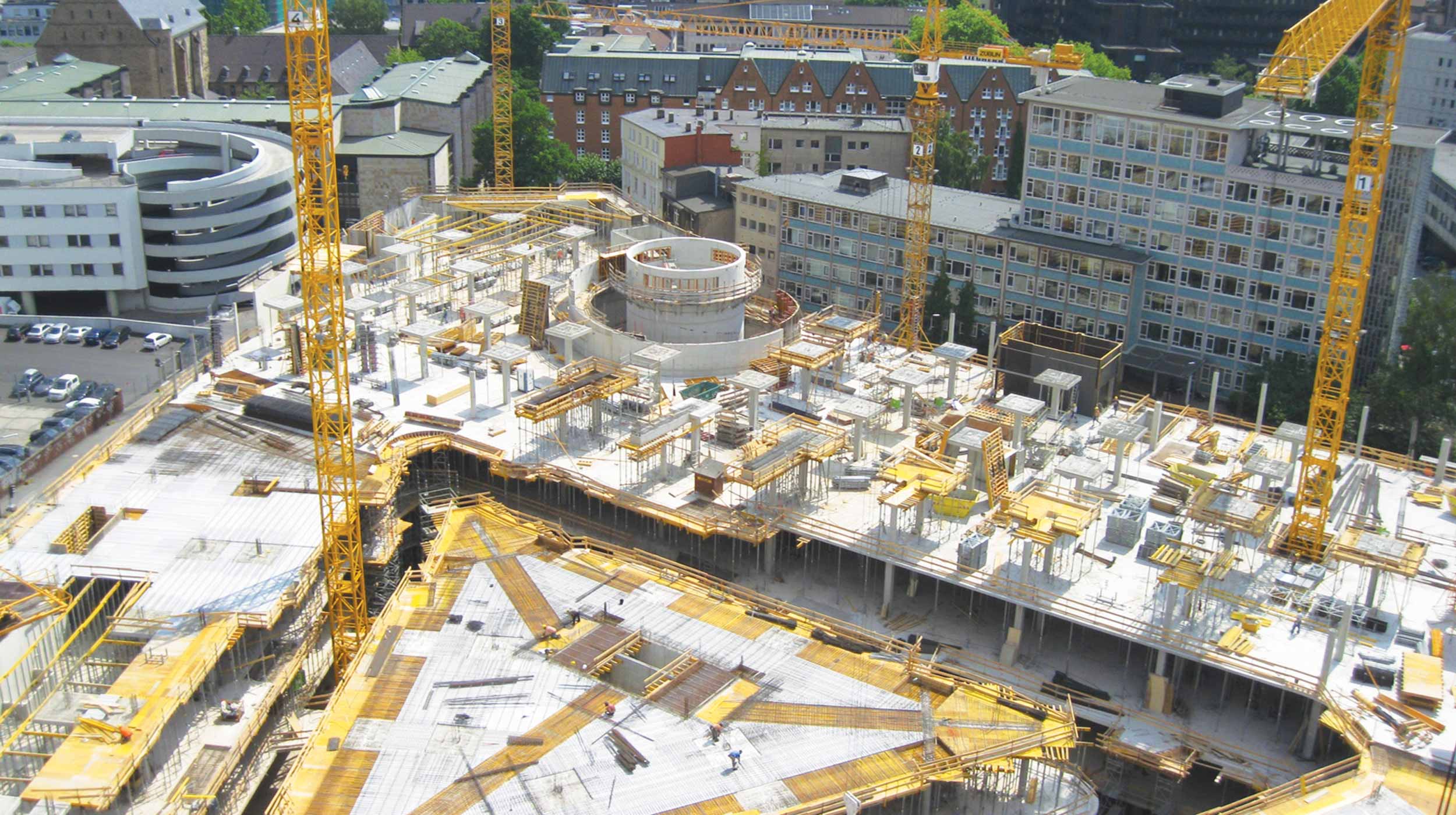 Situé dans le centre de Dortmund, c’est l’un des plus grands et des plus modernes centres commerciaux en Allemagne.