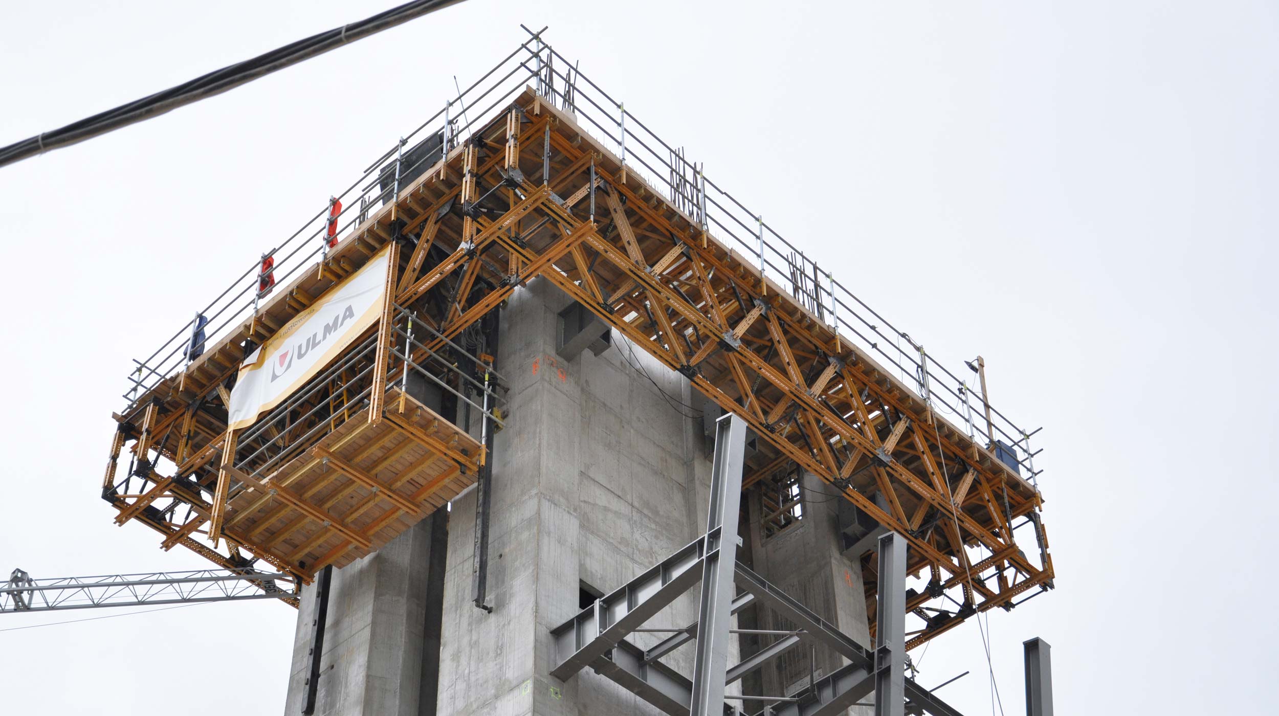 Ce complexe destiné à accueillir de grands évènements comprend quatre étages et un parking souterrain.