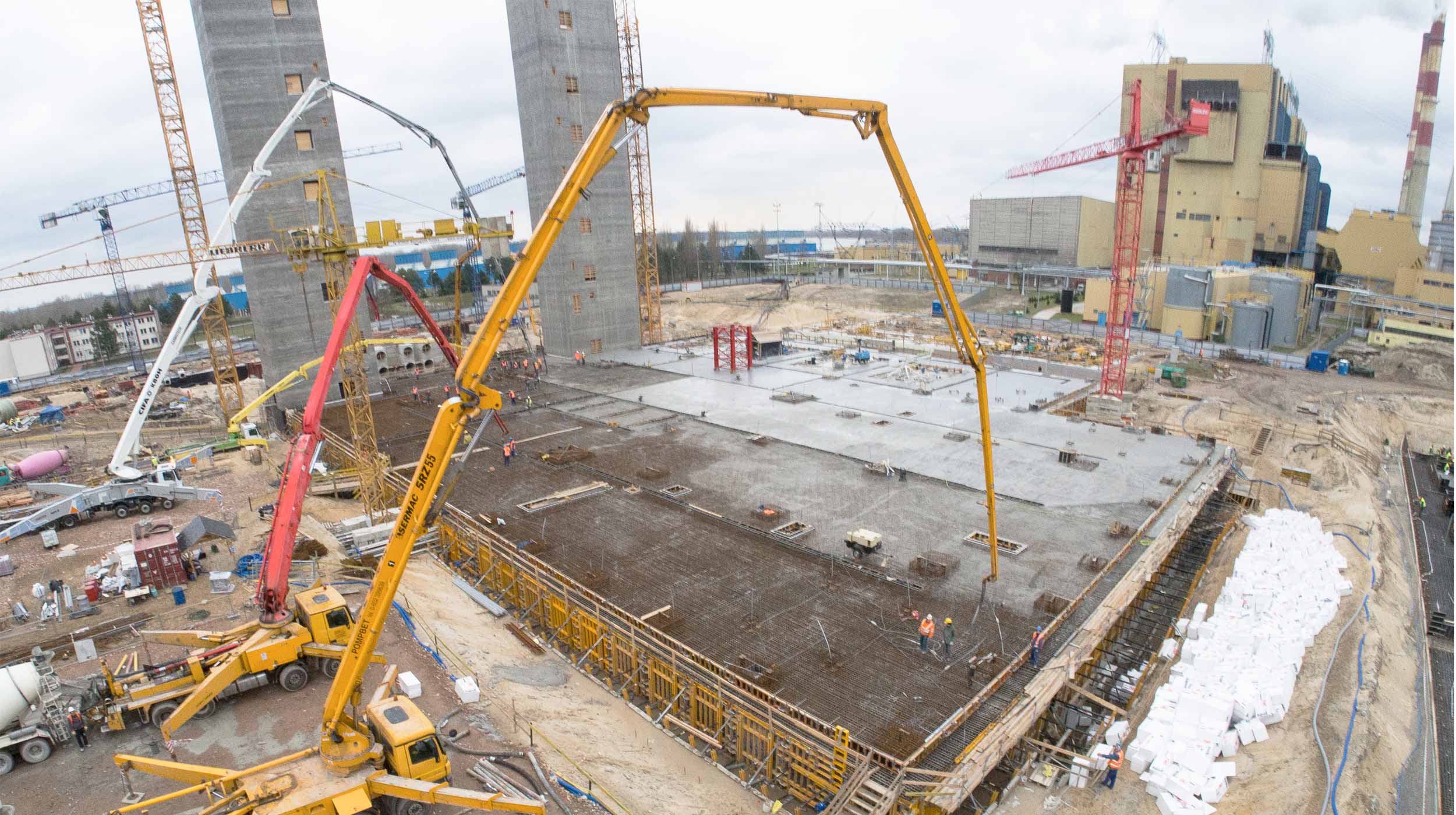 La centrale de Kozienice, qui est en fonctionnement depuis 1972, est la deuxième plus importante centrale électrique au charbon de Pologne et la première en matière de production.