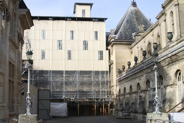 Dans ce château du XIVe siècle se trouve l'un des musées de peinture les plus importants de Paris; il était donc nécessaire de le protéger complètement pour le rénover tant au plan horizontal que vertical.