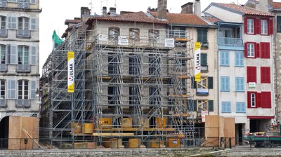 Etaiement de façade pour réhabilitation, Bayonne, France