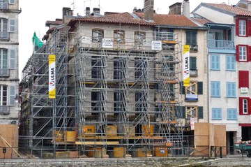 Etaiement de façade pour réhabilitation, Bayonne, France