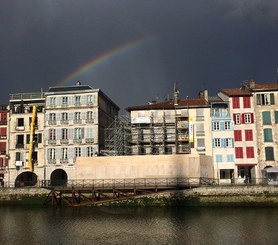 Etaiement de façade pour réhabilitation, Bayonne, France