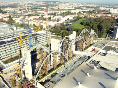 Torre Norte : une architecture suspendue qui redéfinit Lisbonne
