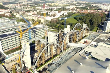 Torre Norte : une architecture suspendue qui redéfinit Lisbonne