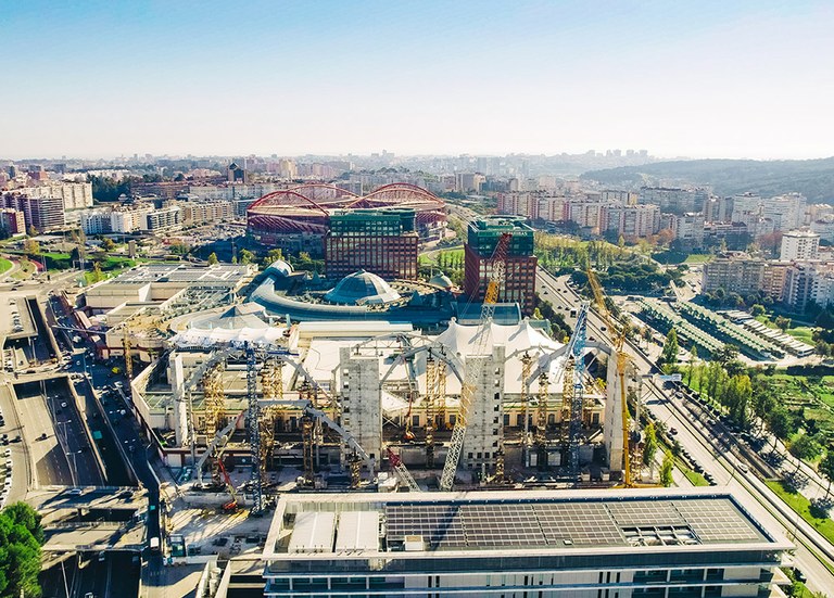 Torre Norte : une architecture suspendue qui redéfinit Lisbonne
