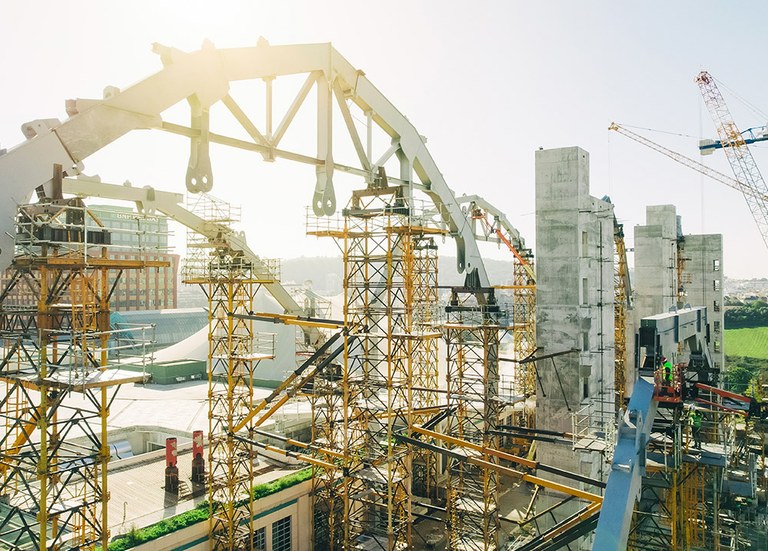Torre Norte : une architecture suspendue qui redéfinit Lisbonne