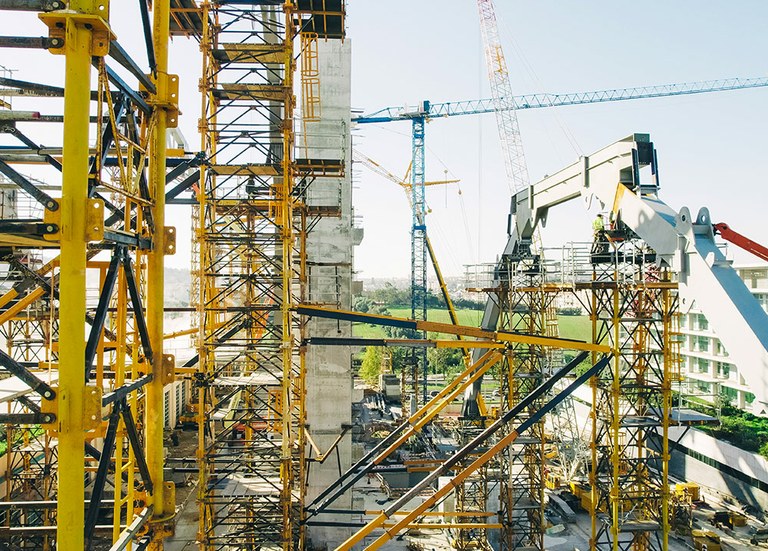 Torre Norte : une architecture suspendue qui redéfinit Lisbonne
