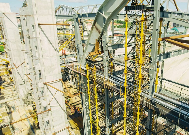 Torre Norte : une architecture suspendue qui redéfinit Lisbonne