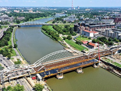 Fermes H-33, une solution modulaire et portante utilisée dans la construction de deux ponts à Cracovie