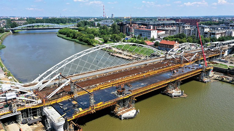 Fermes H-33, une solution modulaire et portante utilisée dans la construction de deux ponts à Cracovie