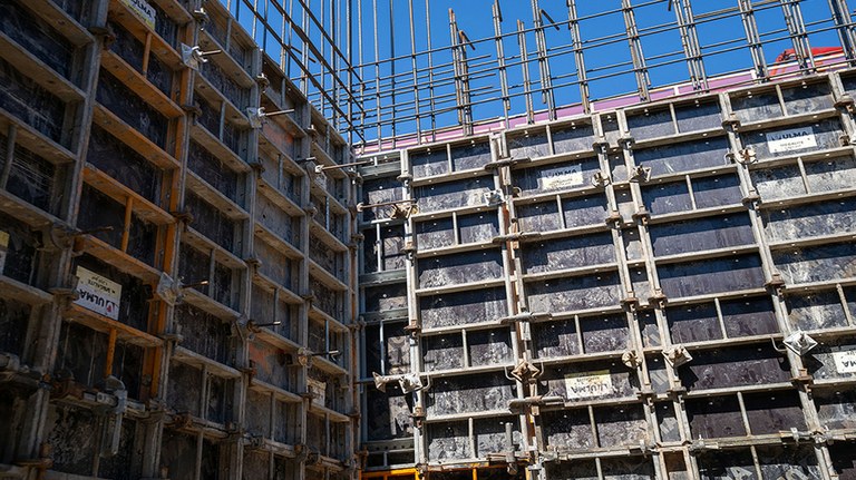 Infrastructure de parking en hauteur à Long Island City, New York, États-Unis.
