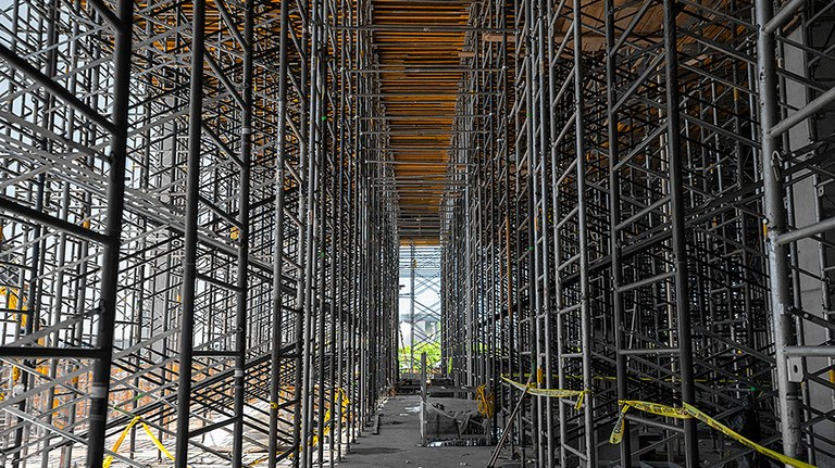 Infrastructure de parking en hauteur à Long Island City, New York, États-Unis.