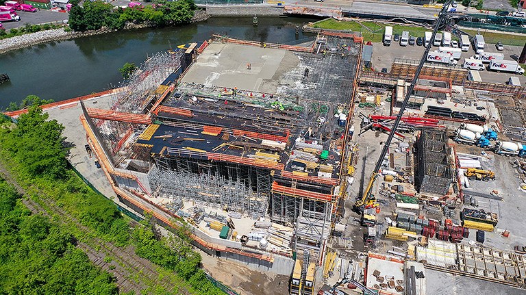 Infrastructure de parking en hauteur à Long Island City, New York, États-Unis.