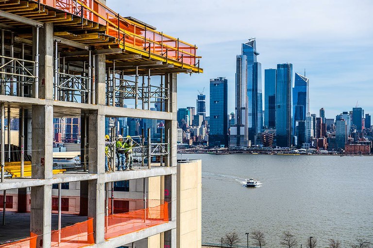 Productivité et sécurité dans la construction du 800 Harbor Boulevard, dans le New Jersey