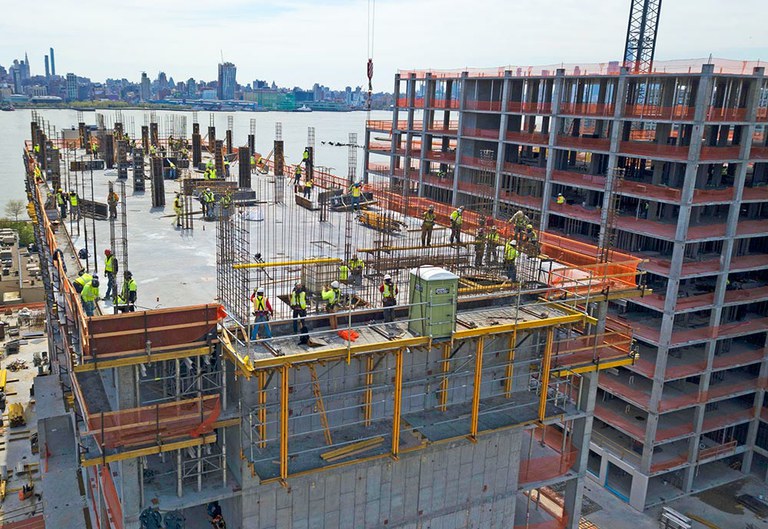 Productivité et sécurité dans la construction du 800 Harbor Boulevard, dans le New Jersey