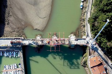 Reconstruction du Pont de Deba : ingénierie éphémère au service du patrimoine historique