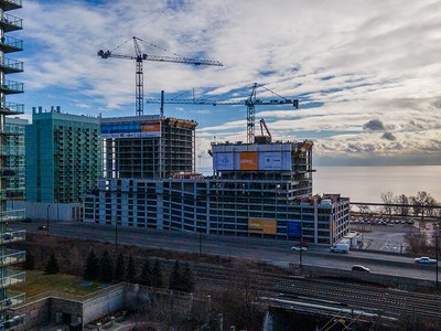 Sécurité garantie avec le système de coffrage HWS pour la construction du complexe Mirabella au Canada