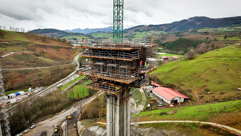 Réutilisation au maximum du matériel et réduction du délai de réalisation du viaduc de Zumelegi